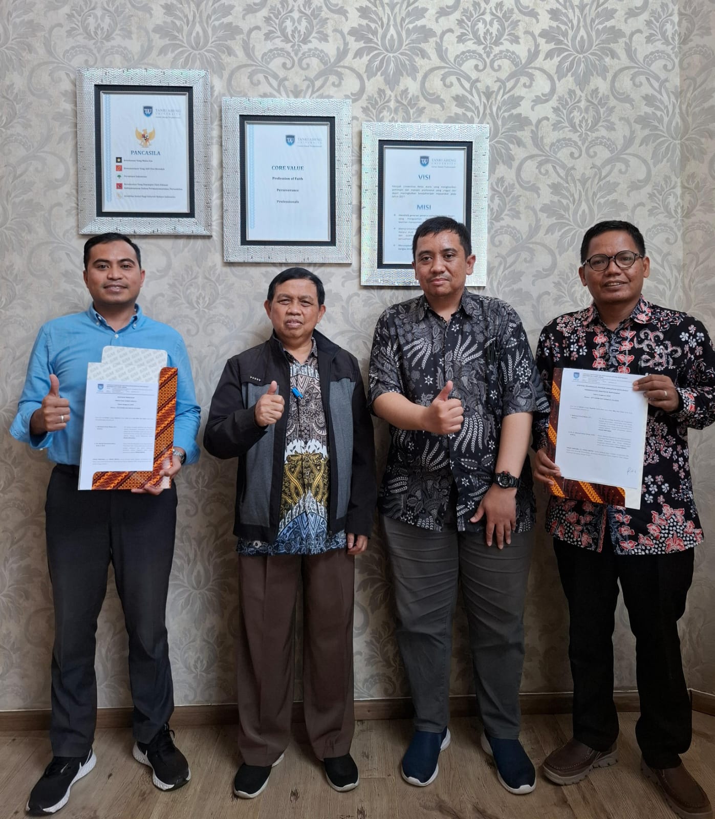 Penandatanganan Kontrak Penelitian dan PKM antara LPPM-TAU dengan Penerima Hibah Kemdiktisaintek Tahun 2025